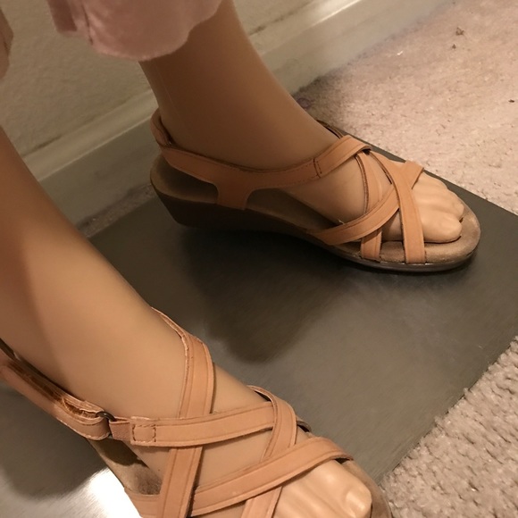 G.H BASS  & CO. SUNJUNS sandals in 6.5 M - Picture 8 of 9